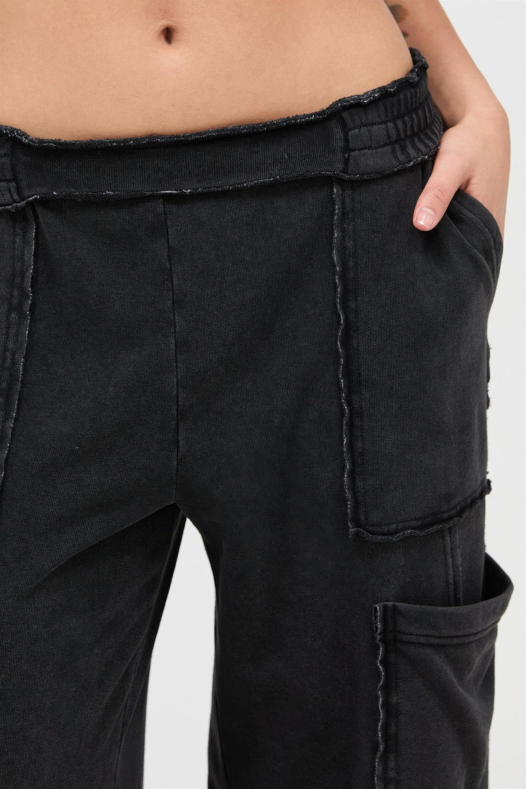 Raw Edge Everyday Cotton Wide Leg Cargo Baggy Pants in Black 6