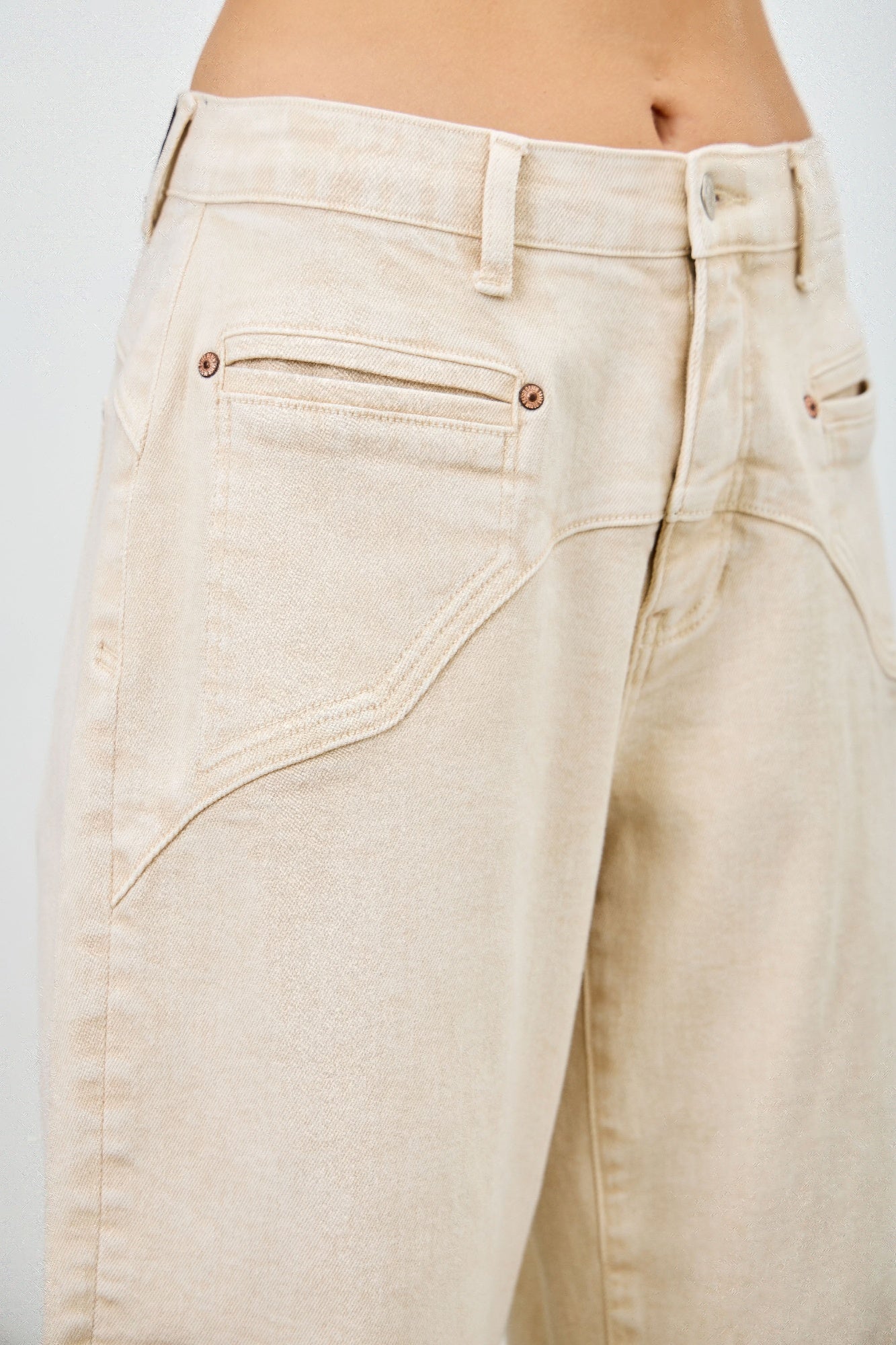 High rise zipper pocket barrel jeans cream color 7