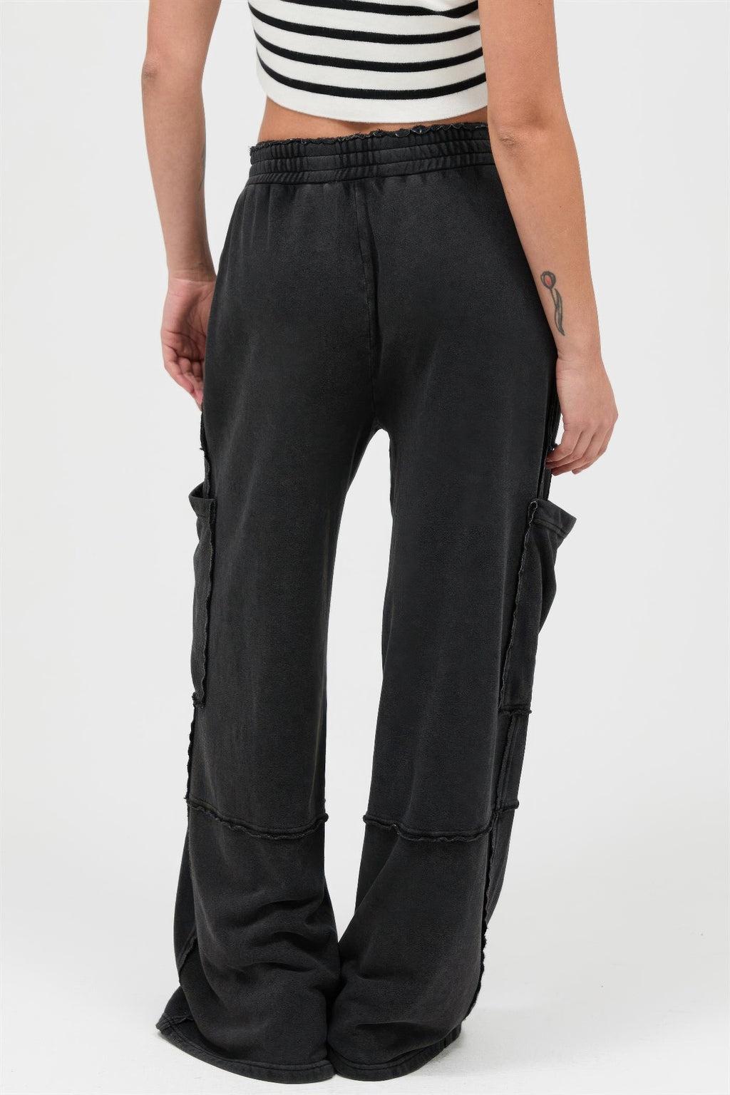 Raw Edge Everyday Cotton Wide Leg Cargo Baggy Pants in Black 2