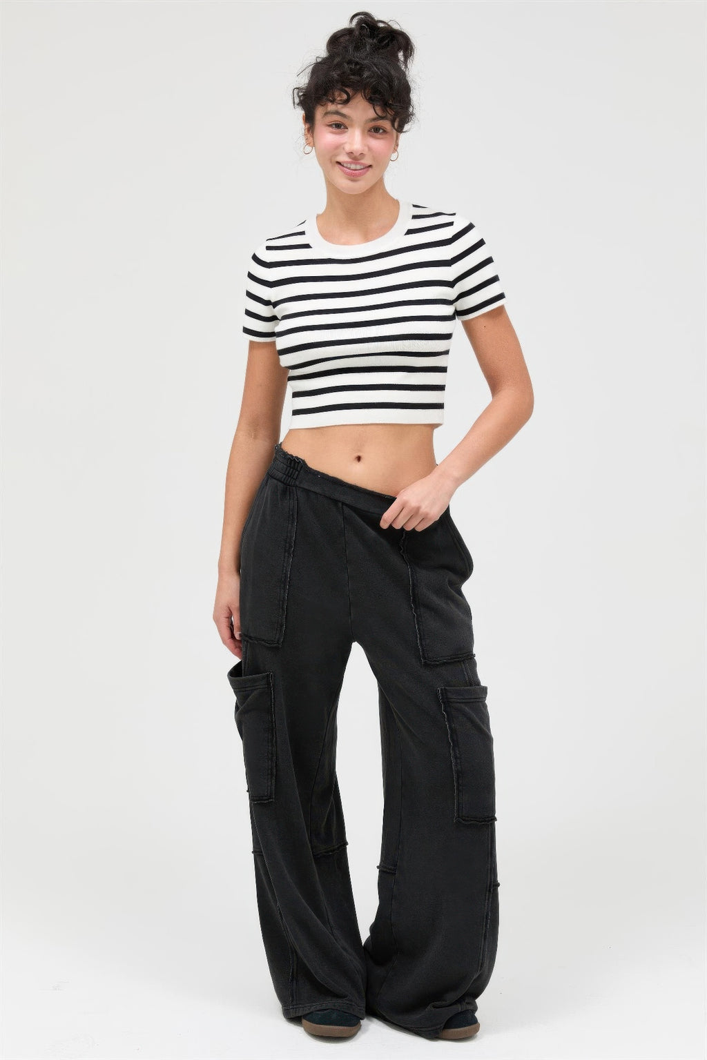 Raw Edge Everyday Cotton Wide Leg Cargo Baggy Pants in Black 3