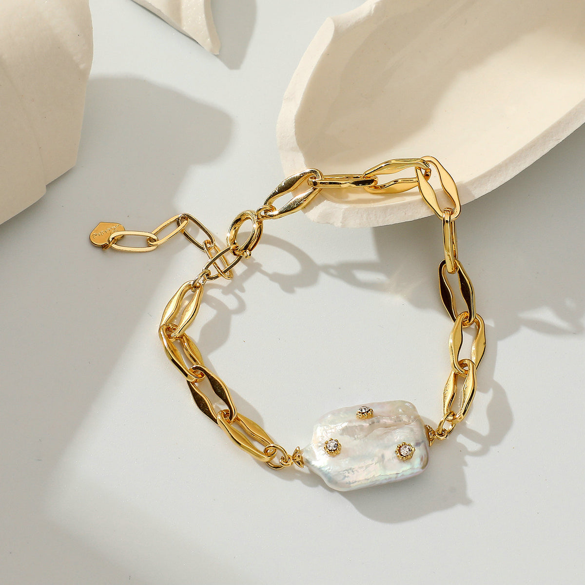 WOMENS GOLD PLATED BRACELET - Elegant Fashion Jewelry - 14K/18K GP